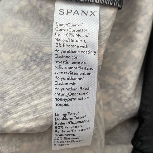 Spanx NEW‎ Faux Leather Snake Shine High Rise Contouring Leggings - Picture 7 of 7